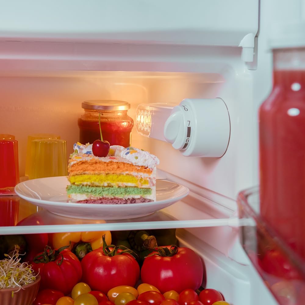 Cecotec Mini Frigo Bolero CoolMarket TT Origin 45 Rouge. Réfrigérateur de Table Rétro 45L, 55 cm de Haut, 44,7 cm de Large, Classe Énergétique E, Bac à Glaçons et Poignée Chromée, Rouge