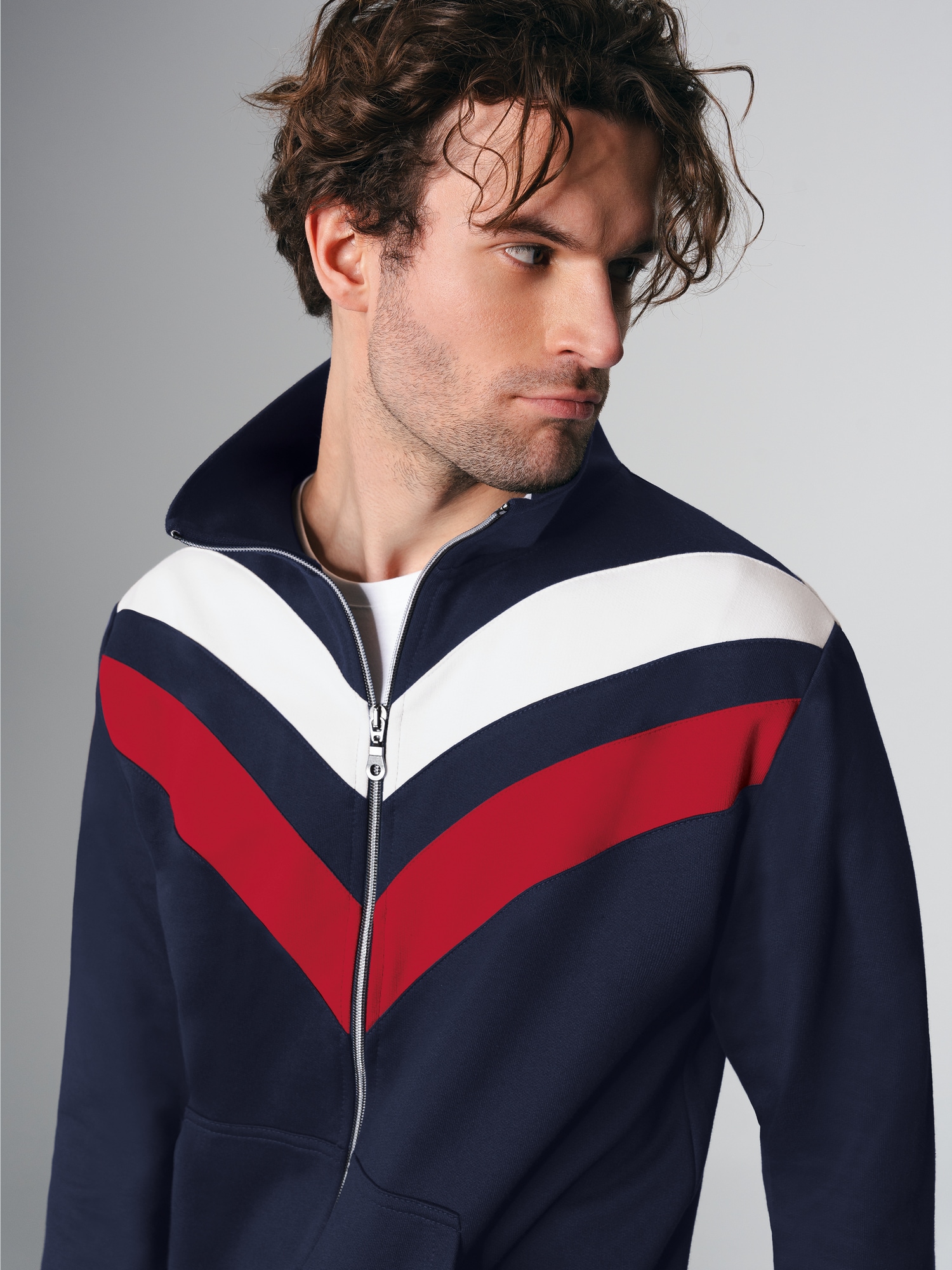 Sweatjacke mit praktischen Taschen Navy