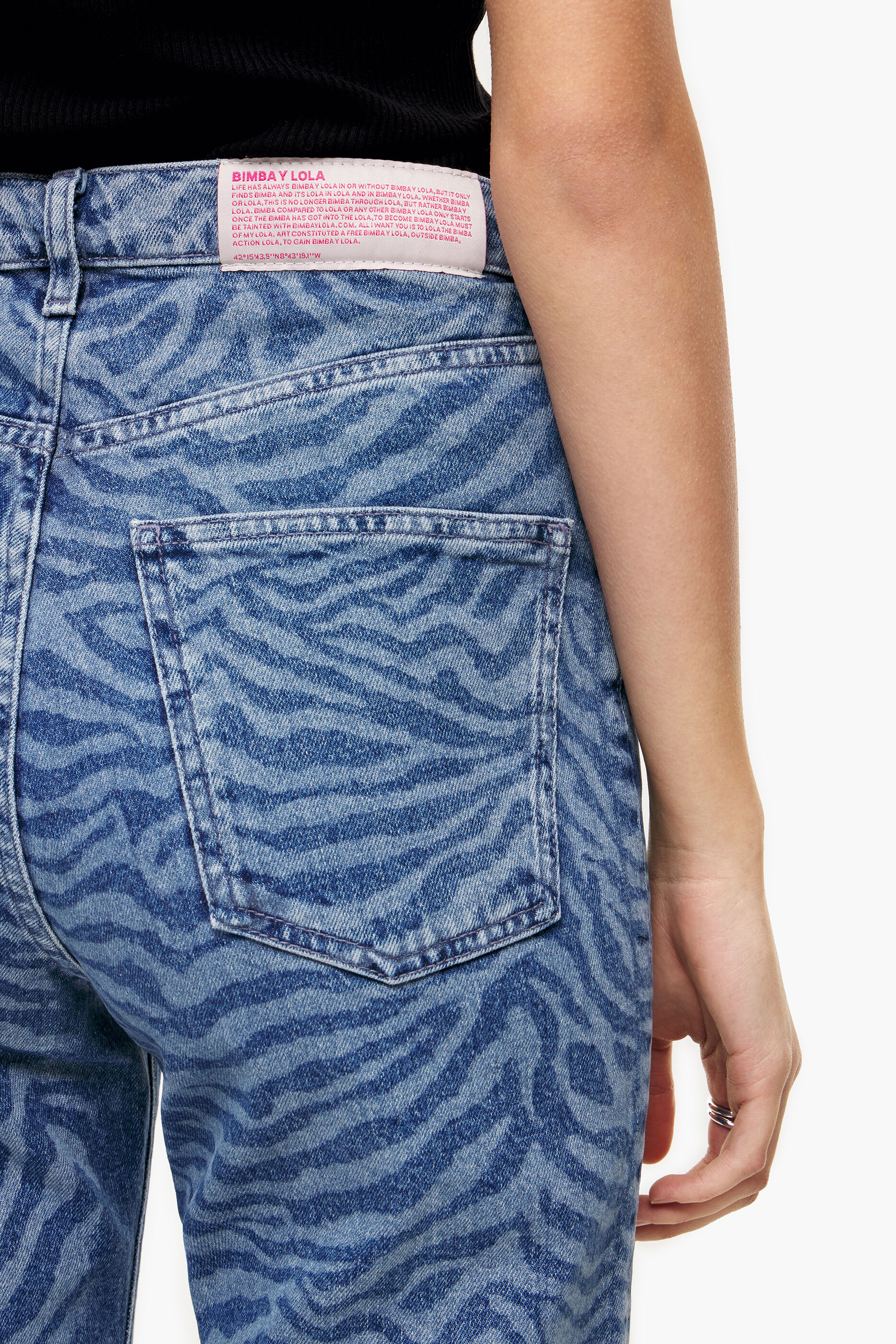 Calça jeans reta cropped azul tigre - Calça jeans reta