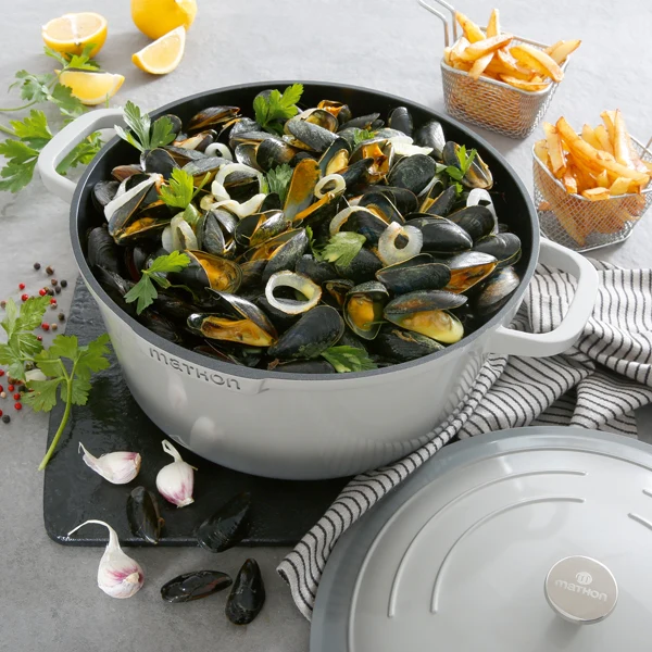Cocotte légère ronde en fonte d'aluminium 28 cm 6,7 L coloris gris Mat