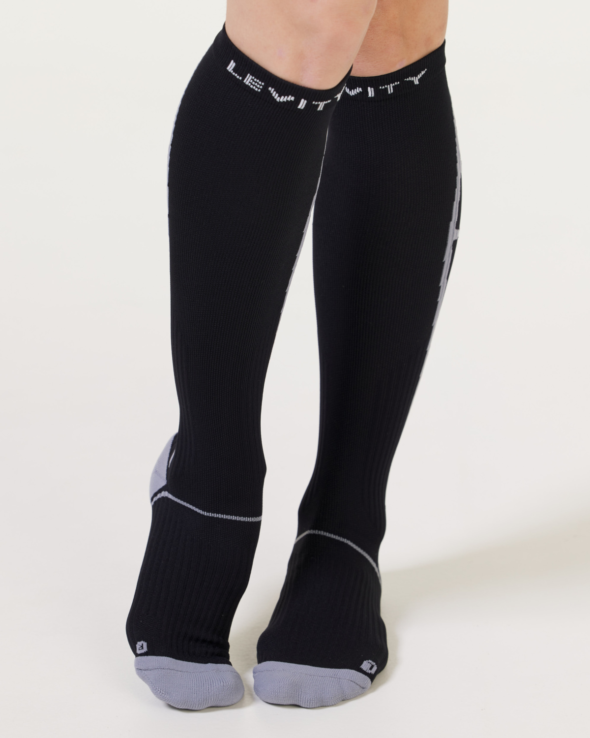 LEVITY Performance Comp Socks Black\Grey
