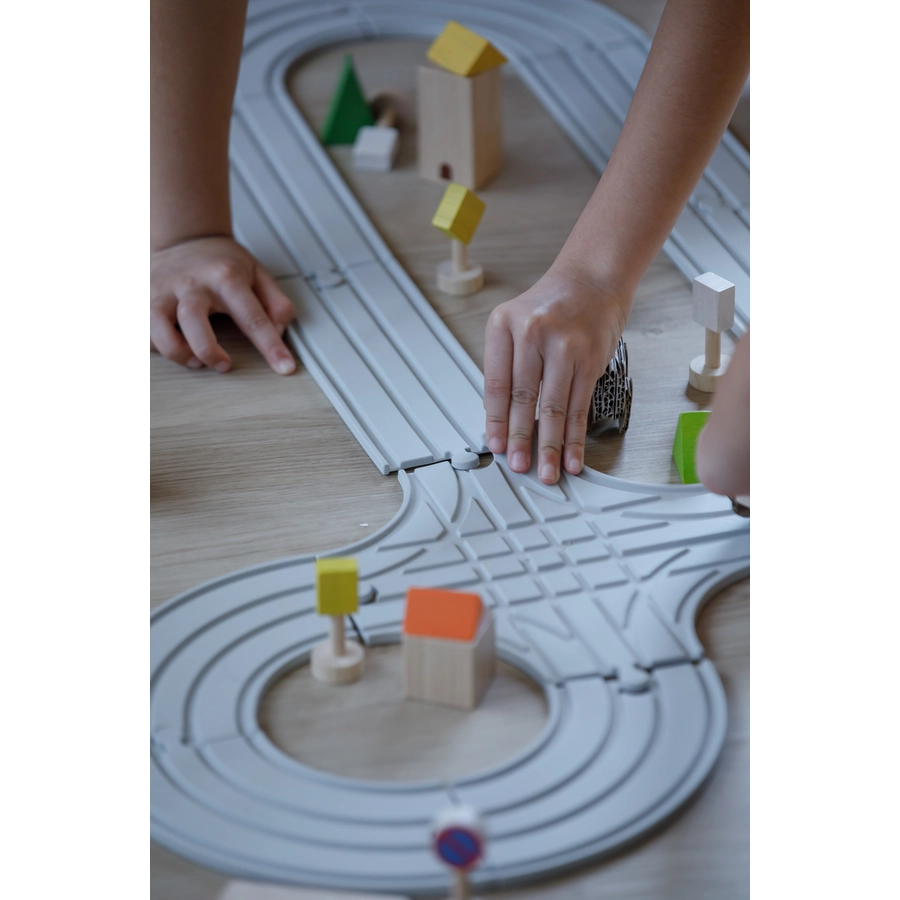PlanToys Straßen und Schienen Set groß
