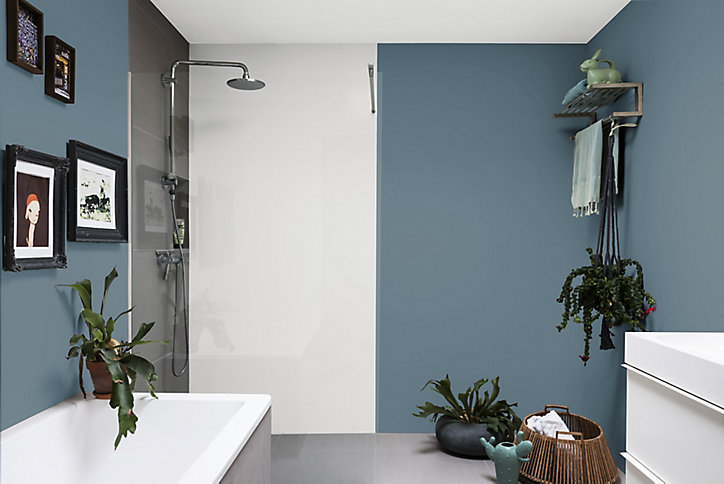 Peinture murs et boiseries Color Resist salle de bains Dulux Valentine satin bleu gris 2,5L