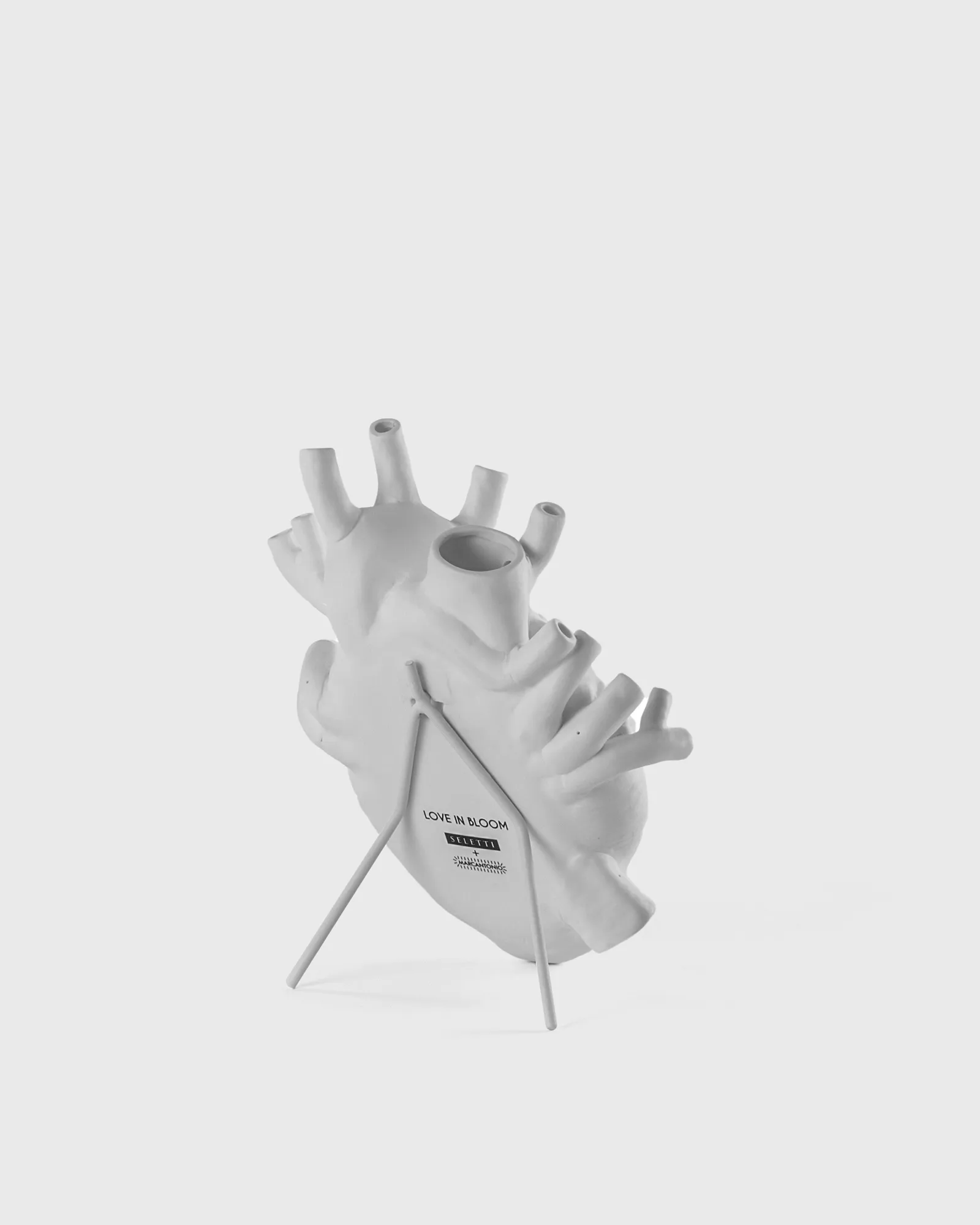 Seletti LOVE IN BLOOM - PORCELAIN HEART VASE
