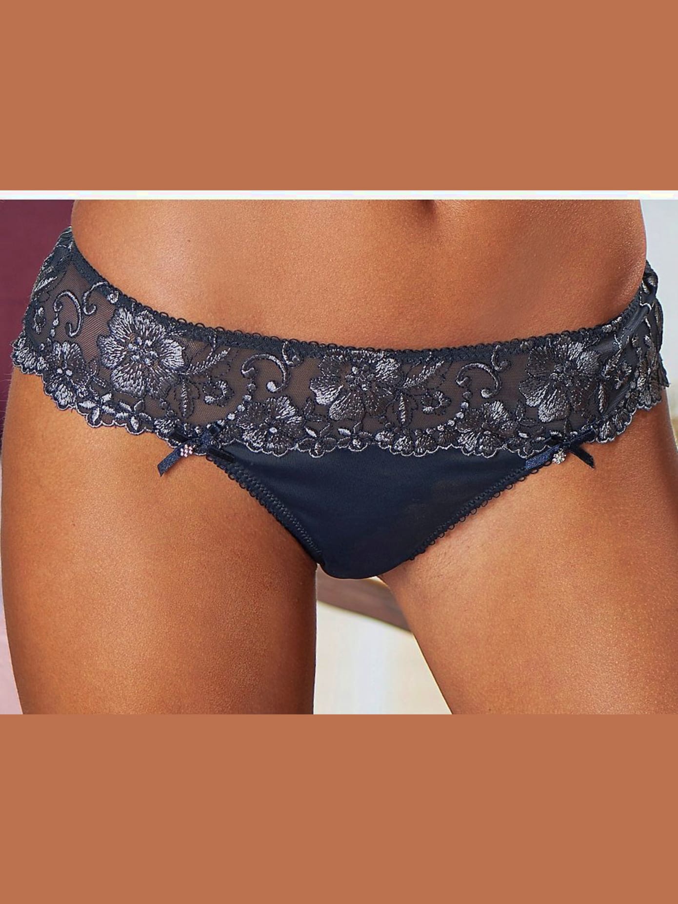 String tanga élégant aux détails séduisants