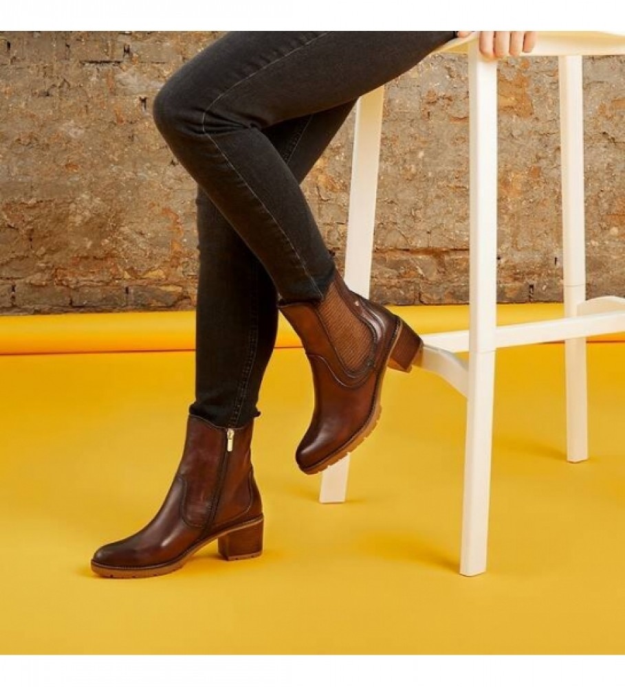 Botas de tornozelo Pikolinos Llanes em couro marrom