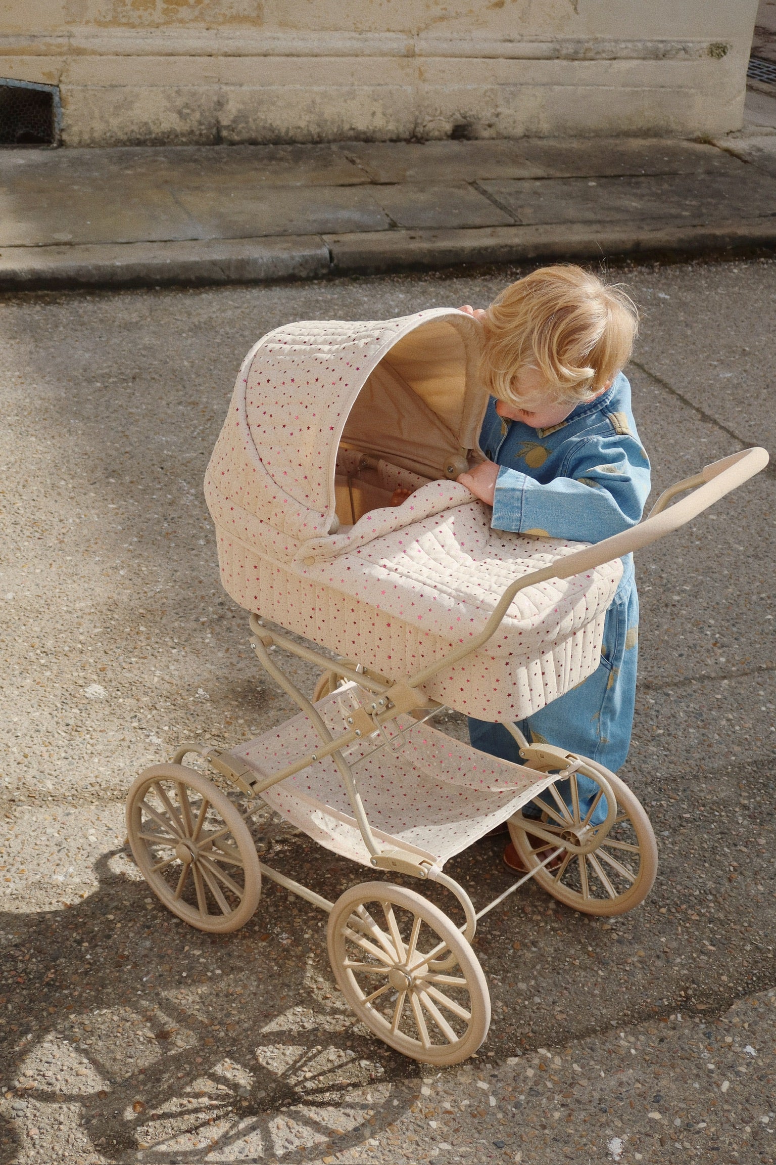 Tulle dukkebarnevogn - fairy etoile sangria - OS