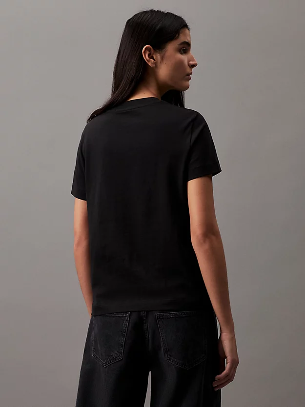 Camiseta com monograma