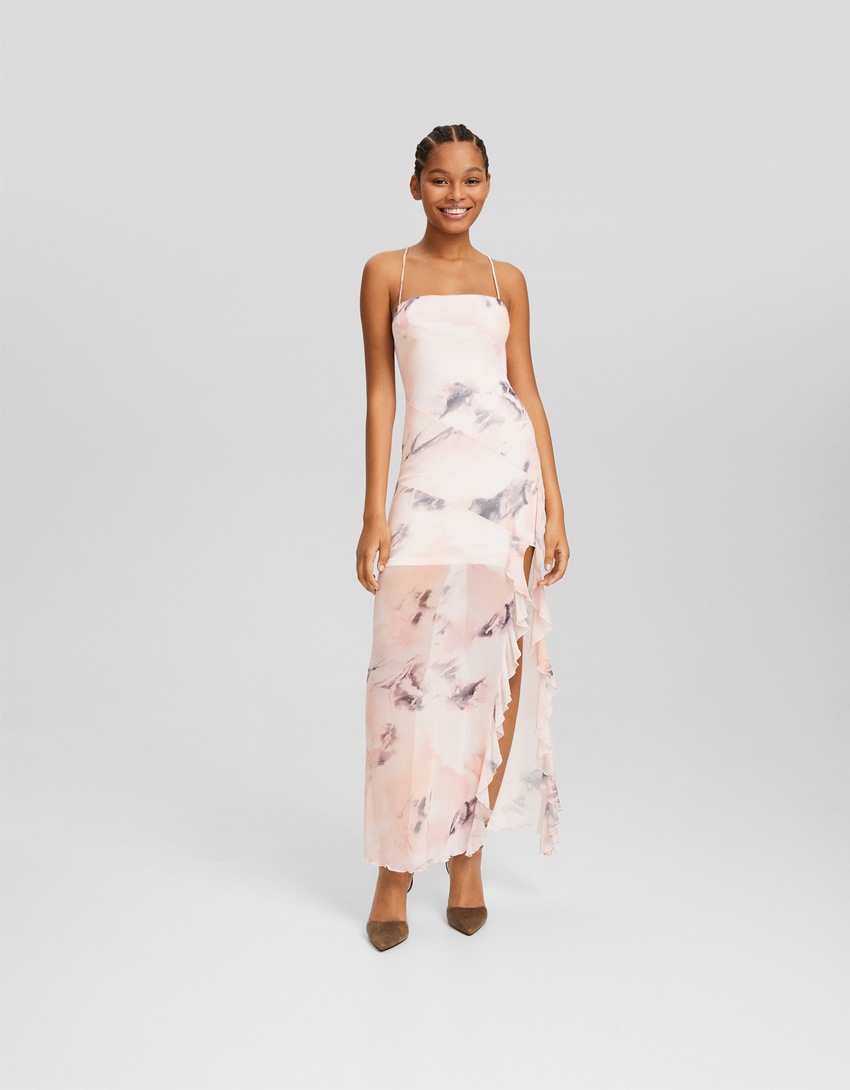 Vestido midi de tule estampado com babados e alças.