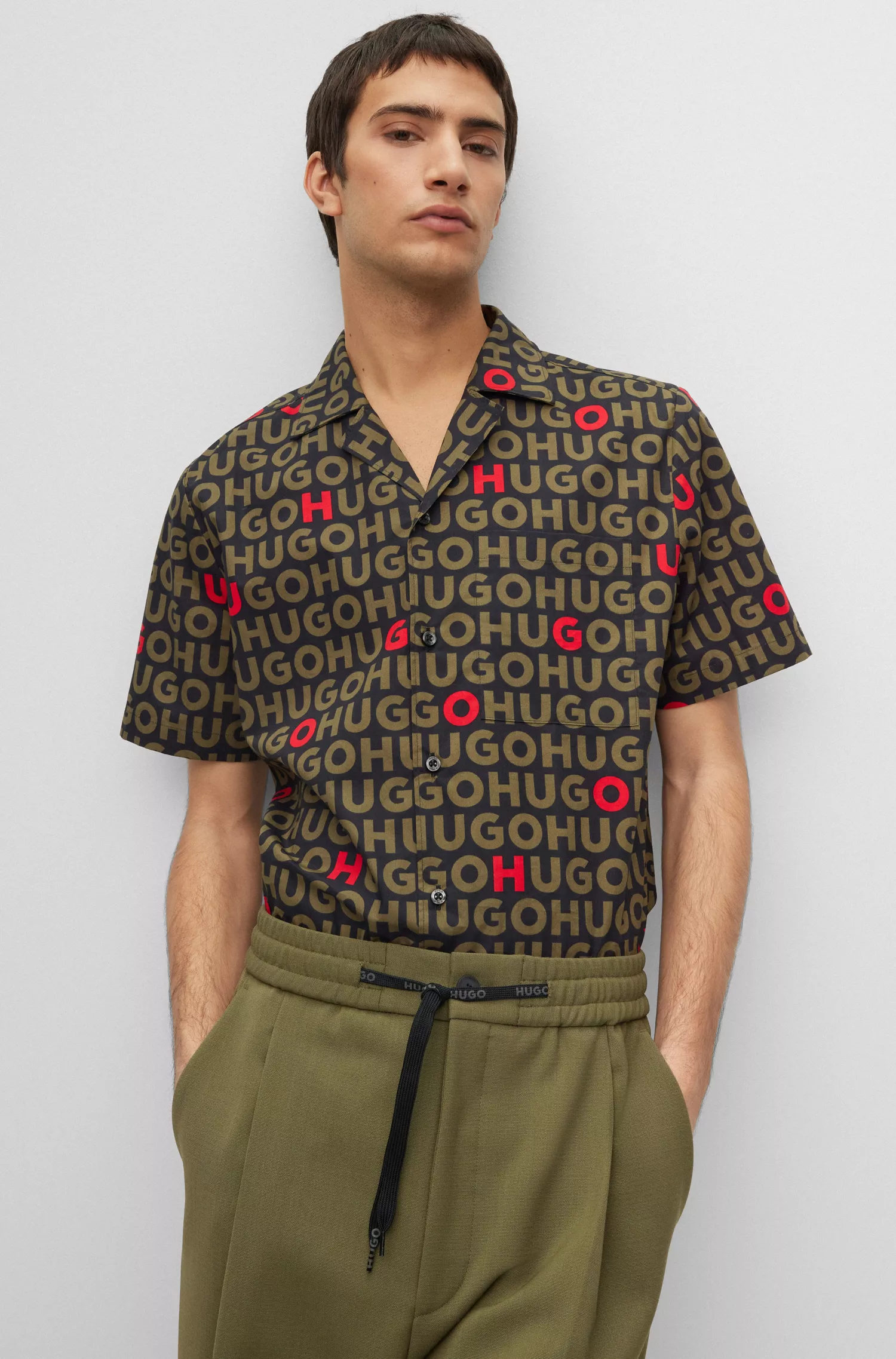Camisa HUGO vermelha de modelagem relaxada em popeline de algodão com estampa do logo.