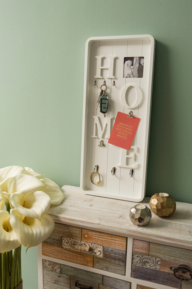 Myflair Möbel & Accessoires Memoboard »Valerina, weiss« Schlüsselbrett, mit Klemmen & Haken, mit Schriftzug