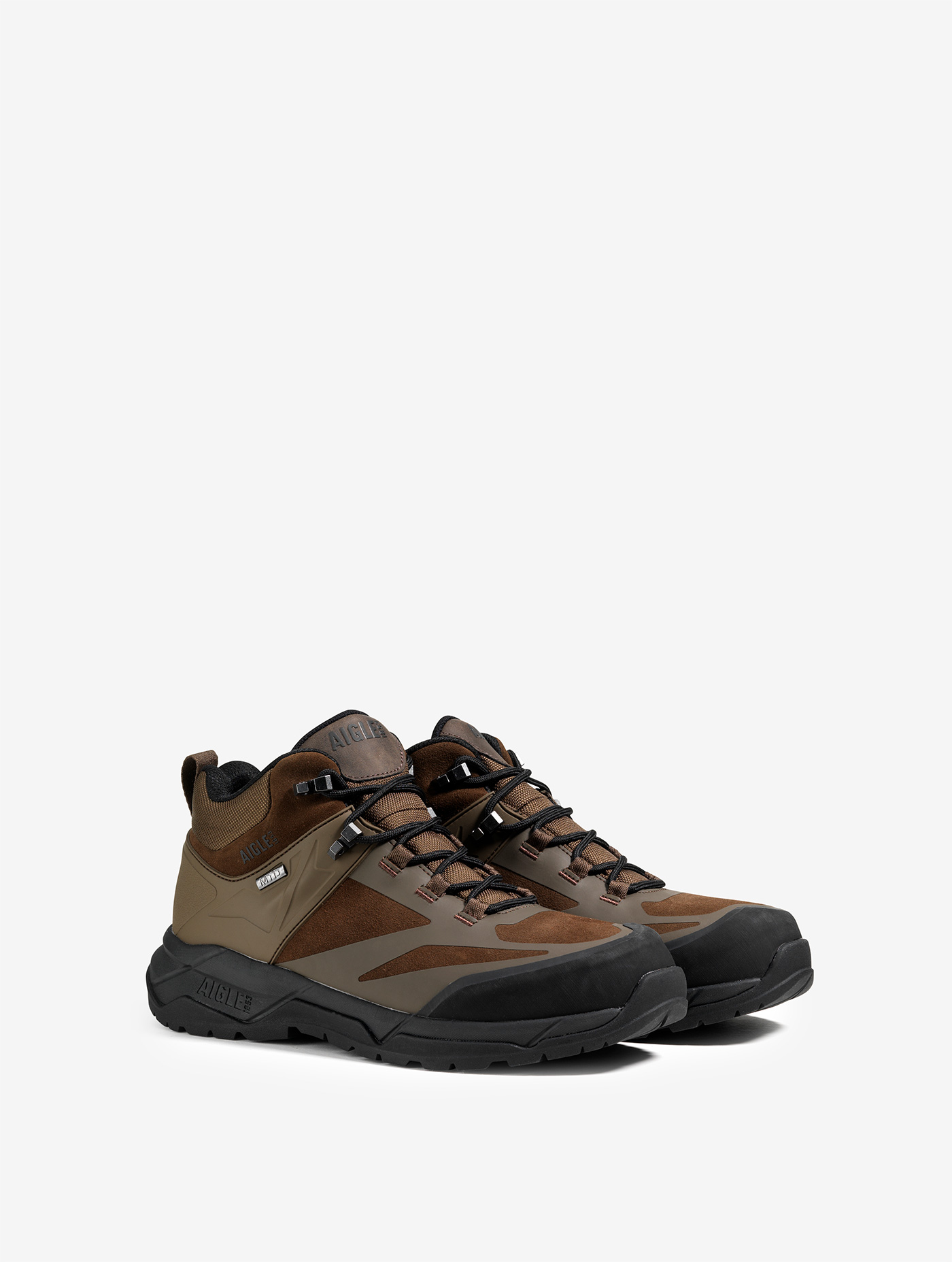 La chaussure de marche ultra légère avec membrane imperméable DARK BROWN