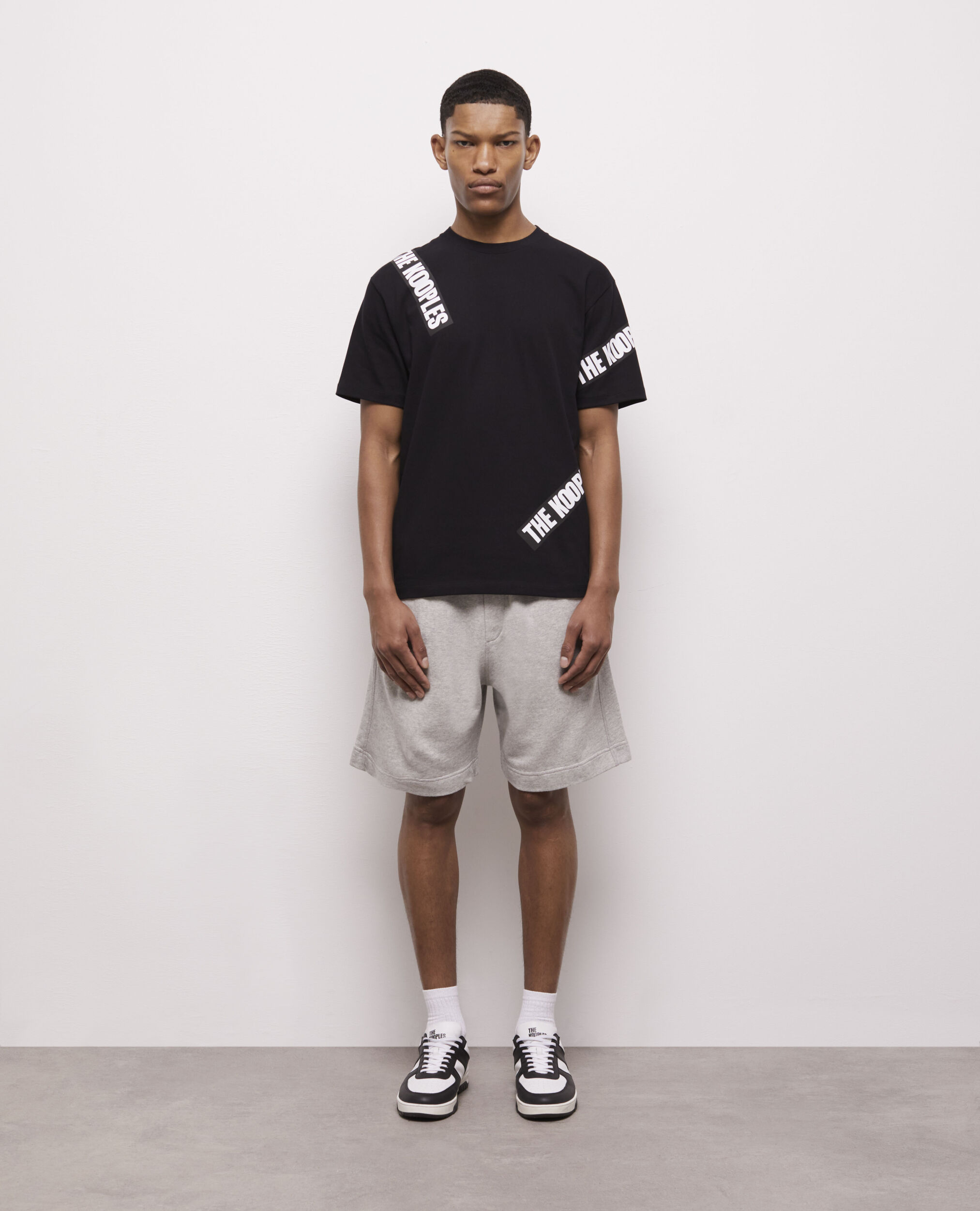 T-shirt noir Tape logo