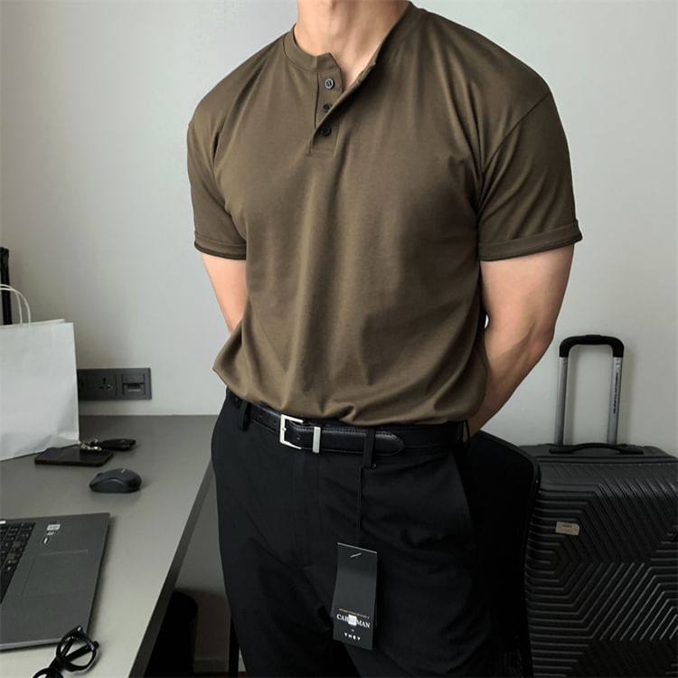 GRAYCIOUS - Effen Henley T-shirt met korte mouwen