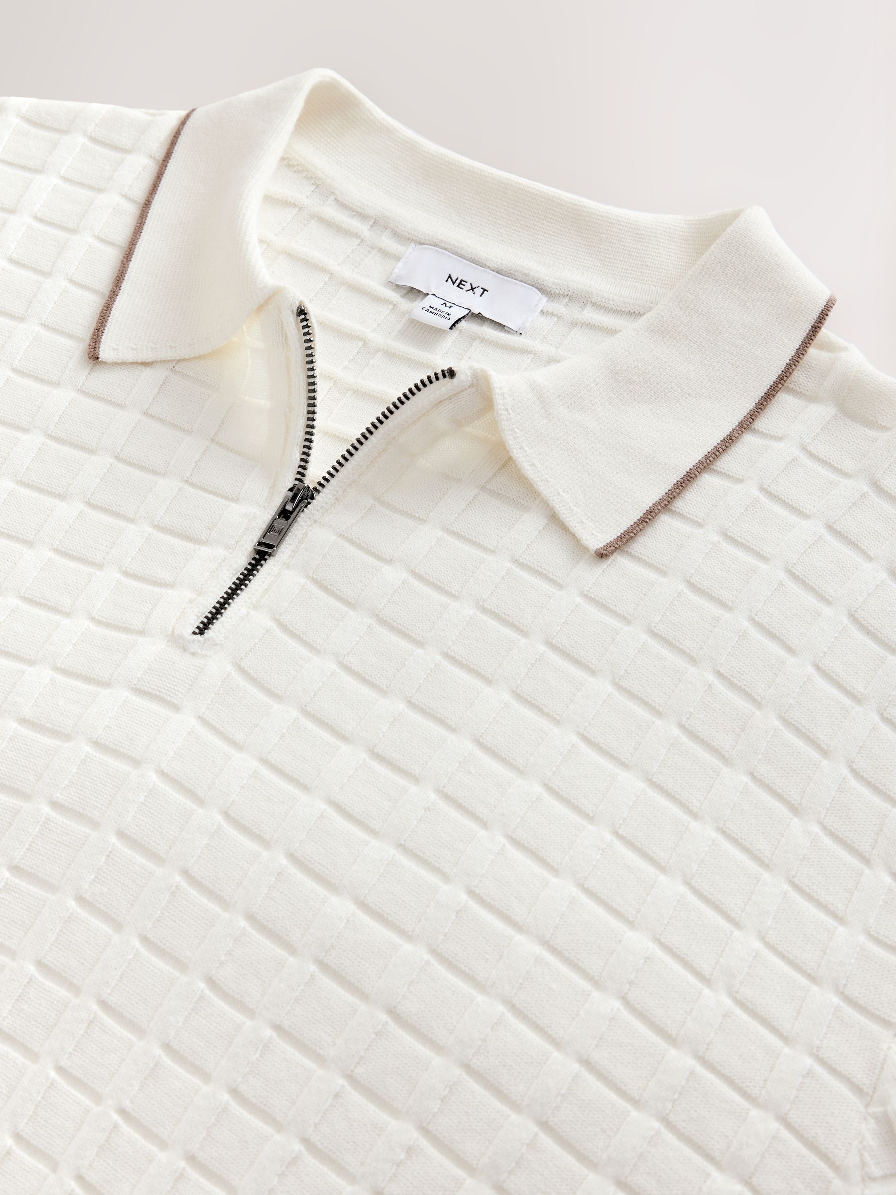 Ecru wit - Regular Fit gebreid poloshirt met lange mouwen, structuur en kwart ritssluiting