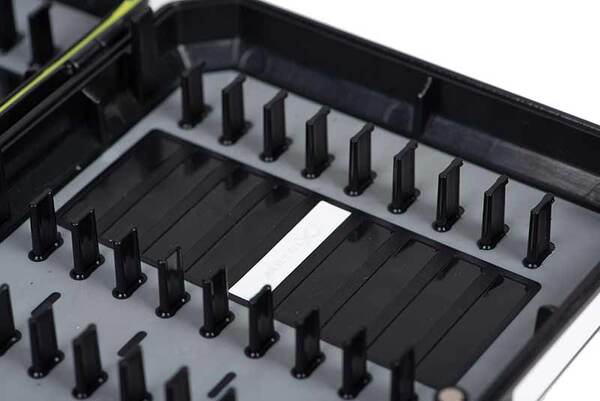Boîte de Rangement Courte Matrix pour Bas de Ligne 15cm