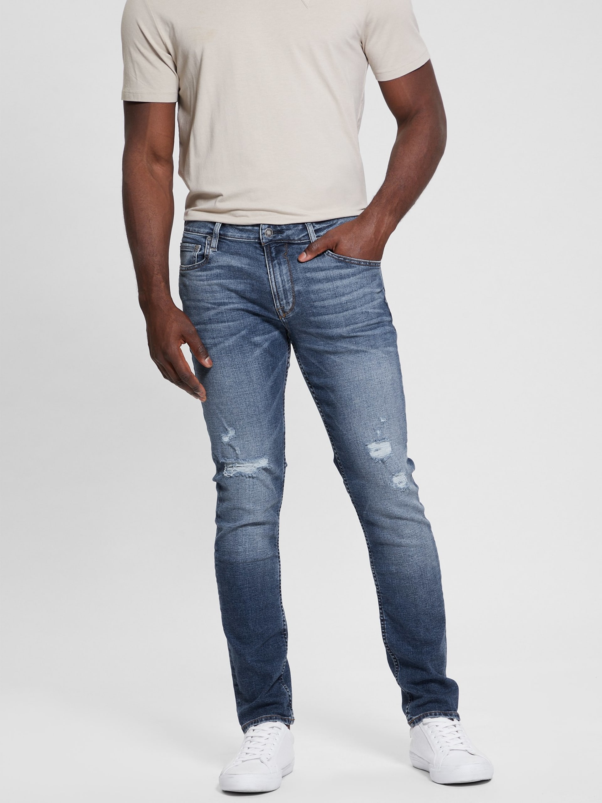 Calça jeans Finnley com efeito desgastado e corte afunilado