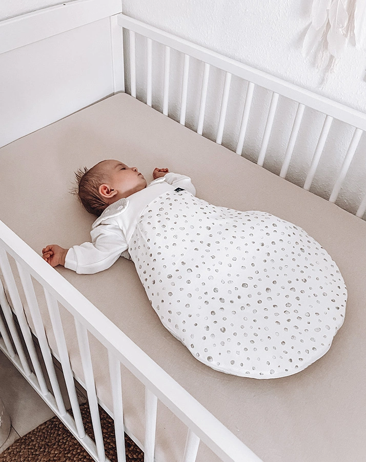 Schlafsack BABY-MÄXCHEN® AUßENSACK – AQUA DOT in weiß