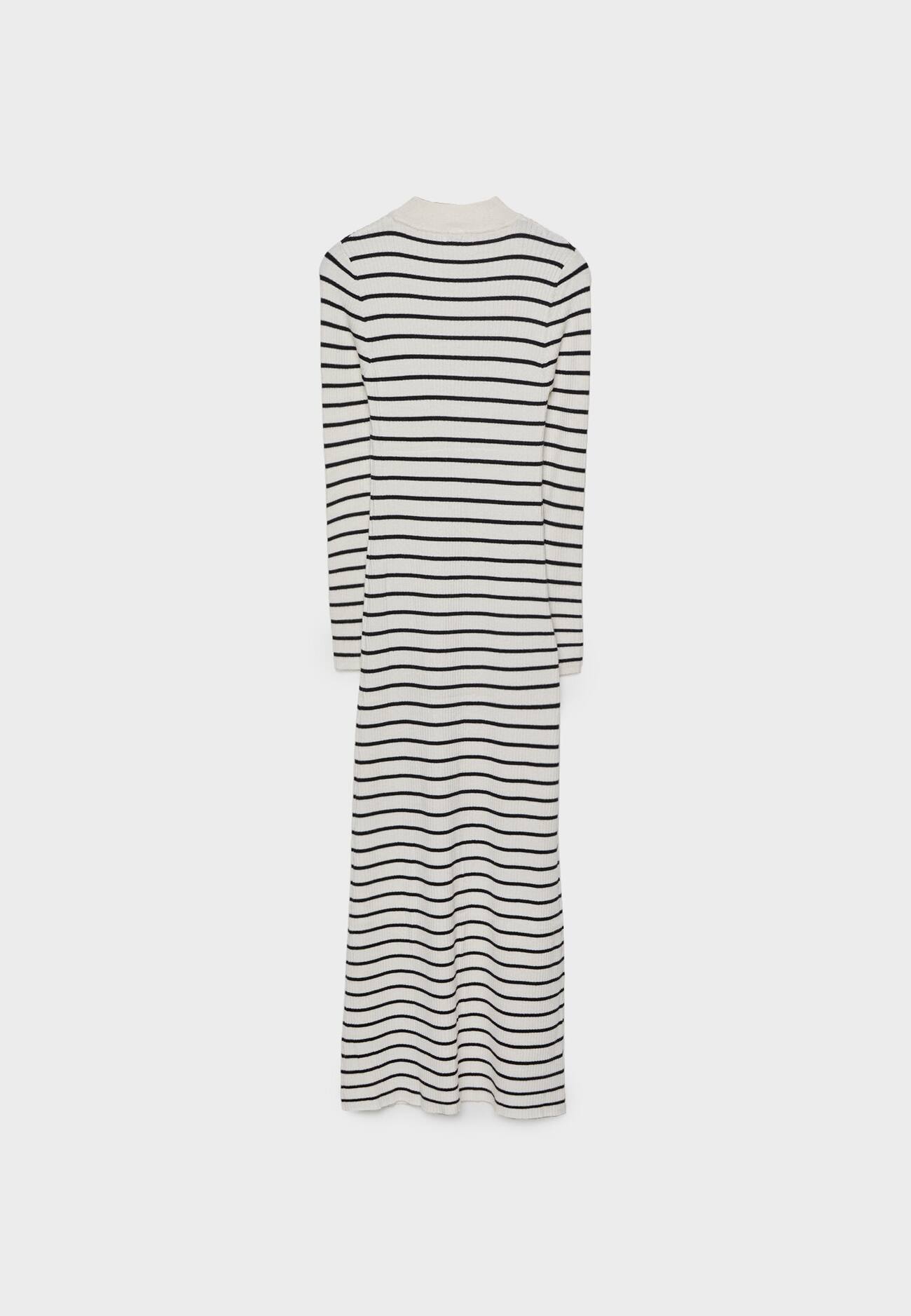 Vestido longo de malha listrada