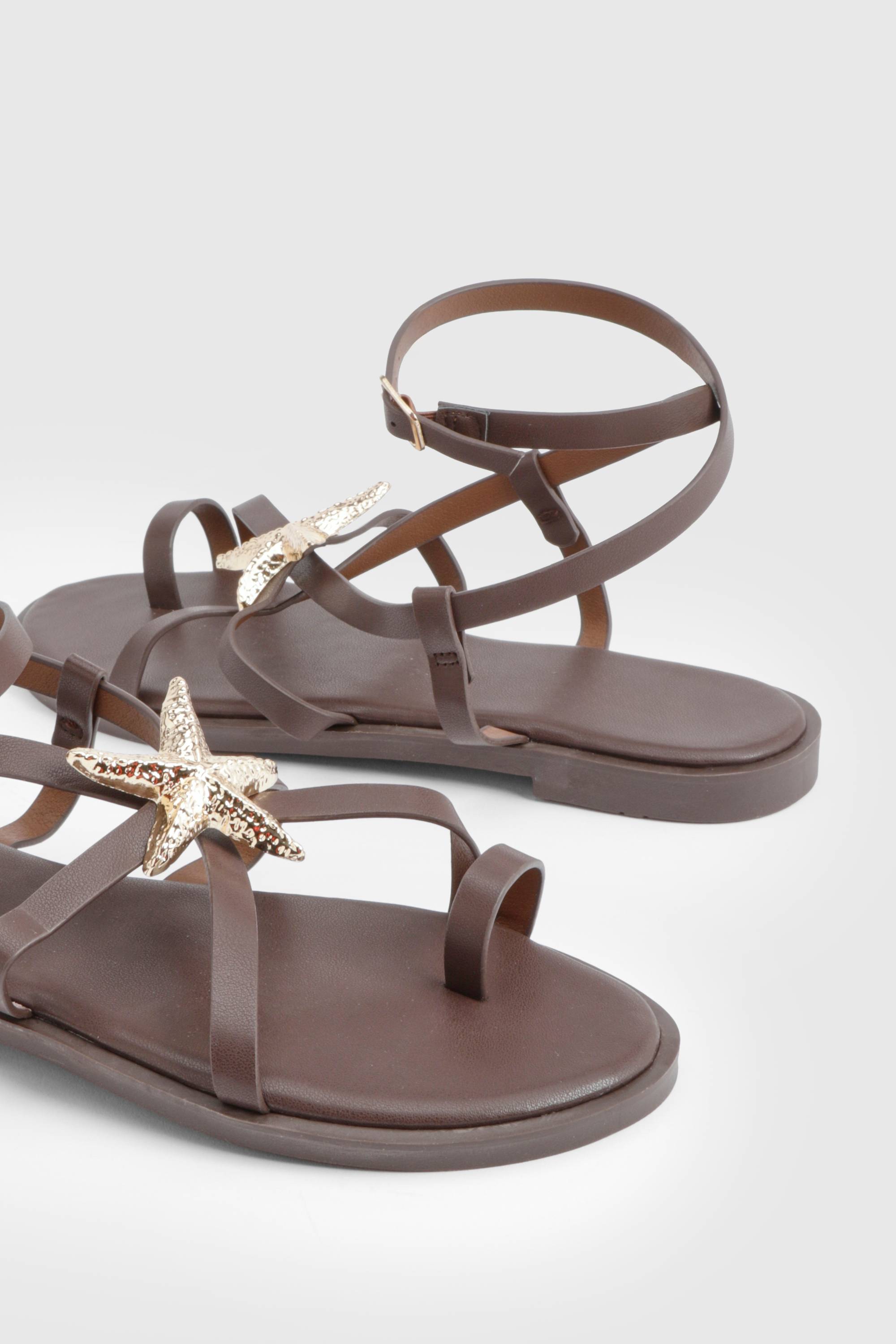 boohoo Sandales À Bride Entre Les Orteils Avec Ornements Étoiles De Mer