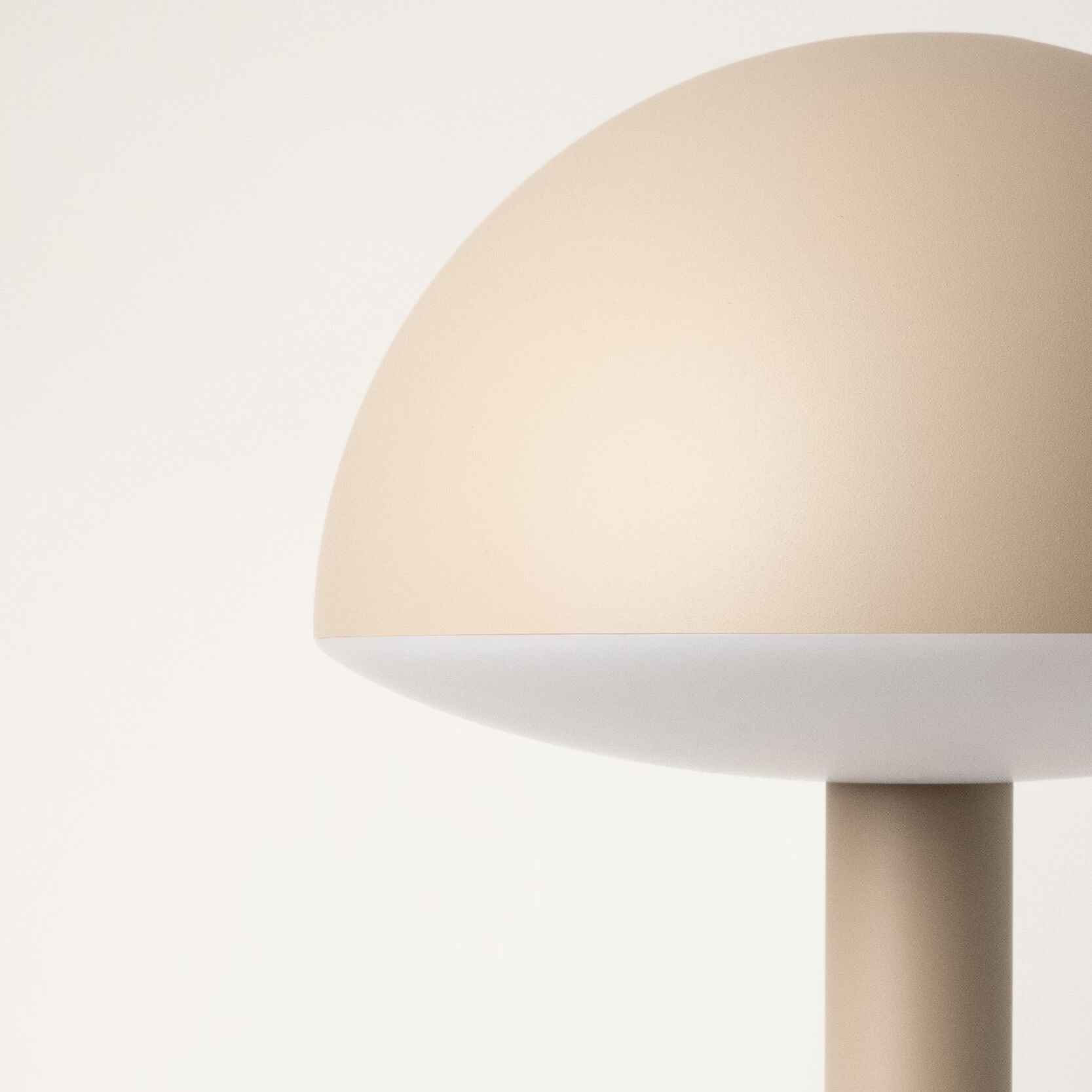 Humble Bug Oplaadbare Tafellamp - Beige