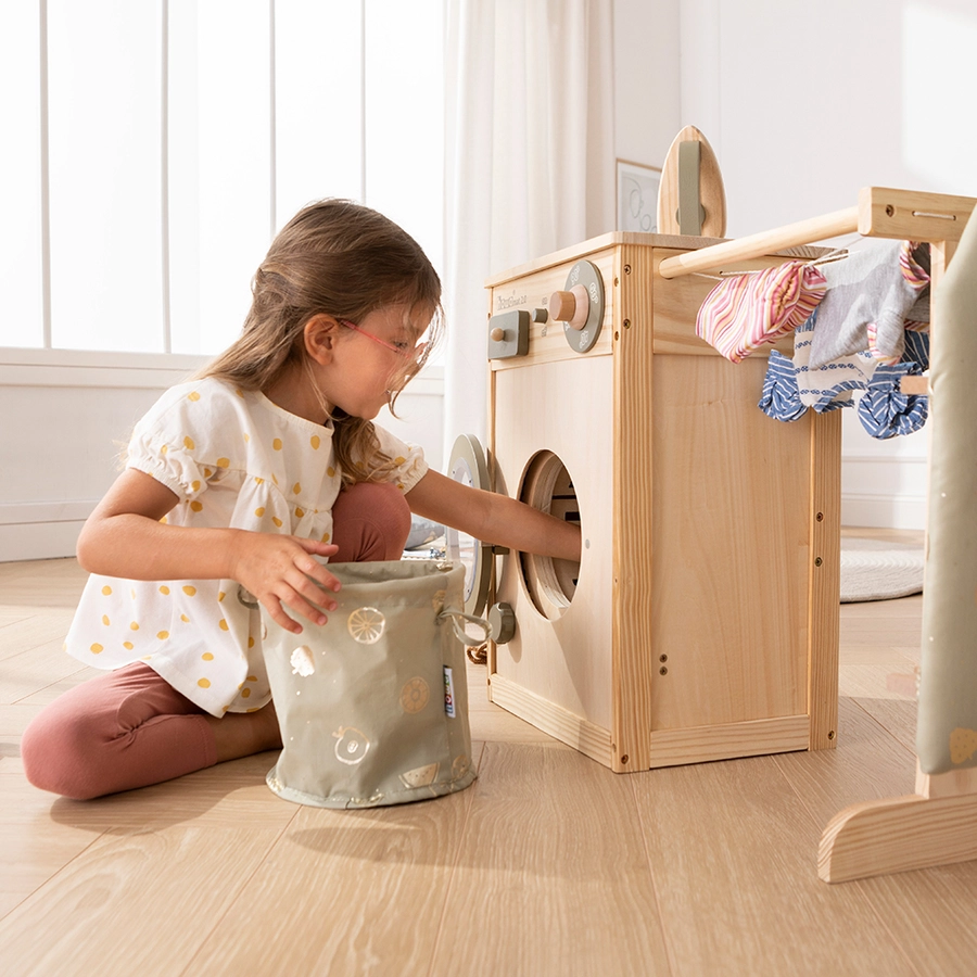 howa® Kinderwaschmaschine aus Holz mit Wäscheleine, Bügelbrett, Wäschekorb und Bügeleisen