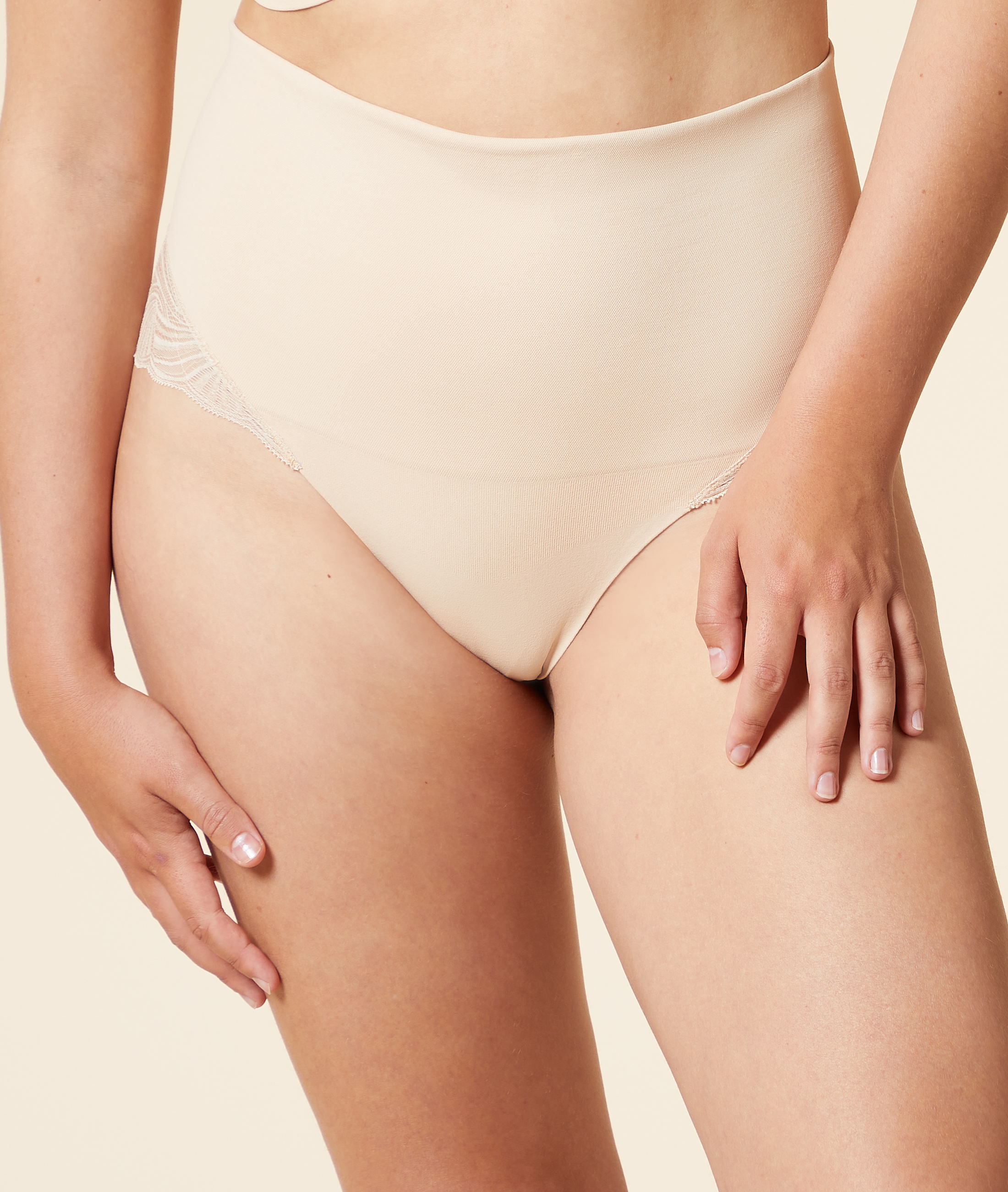 Culotte gainant taille haute détails dentelle - Maintien médium