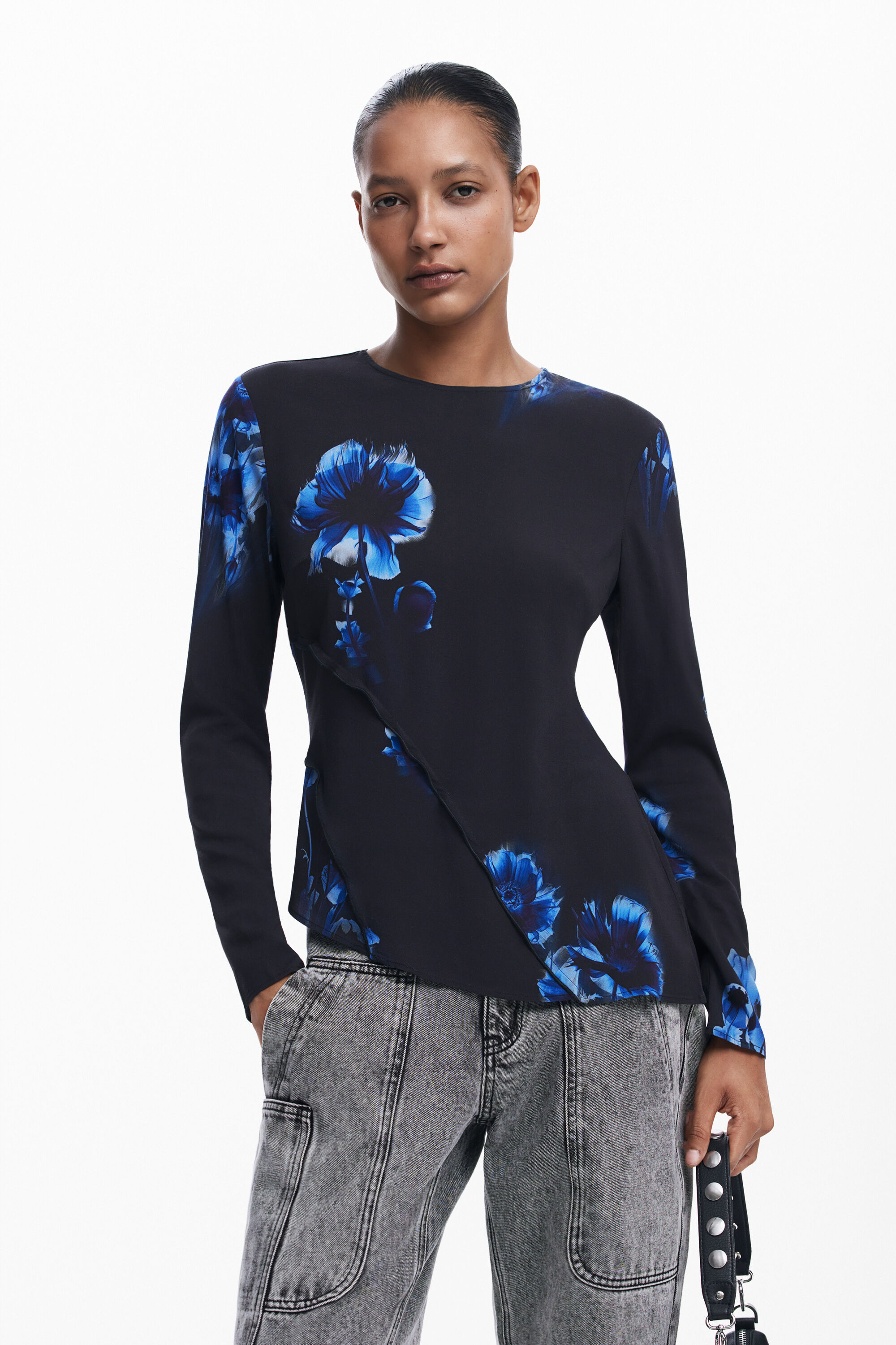 Camiseta assimétrica