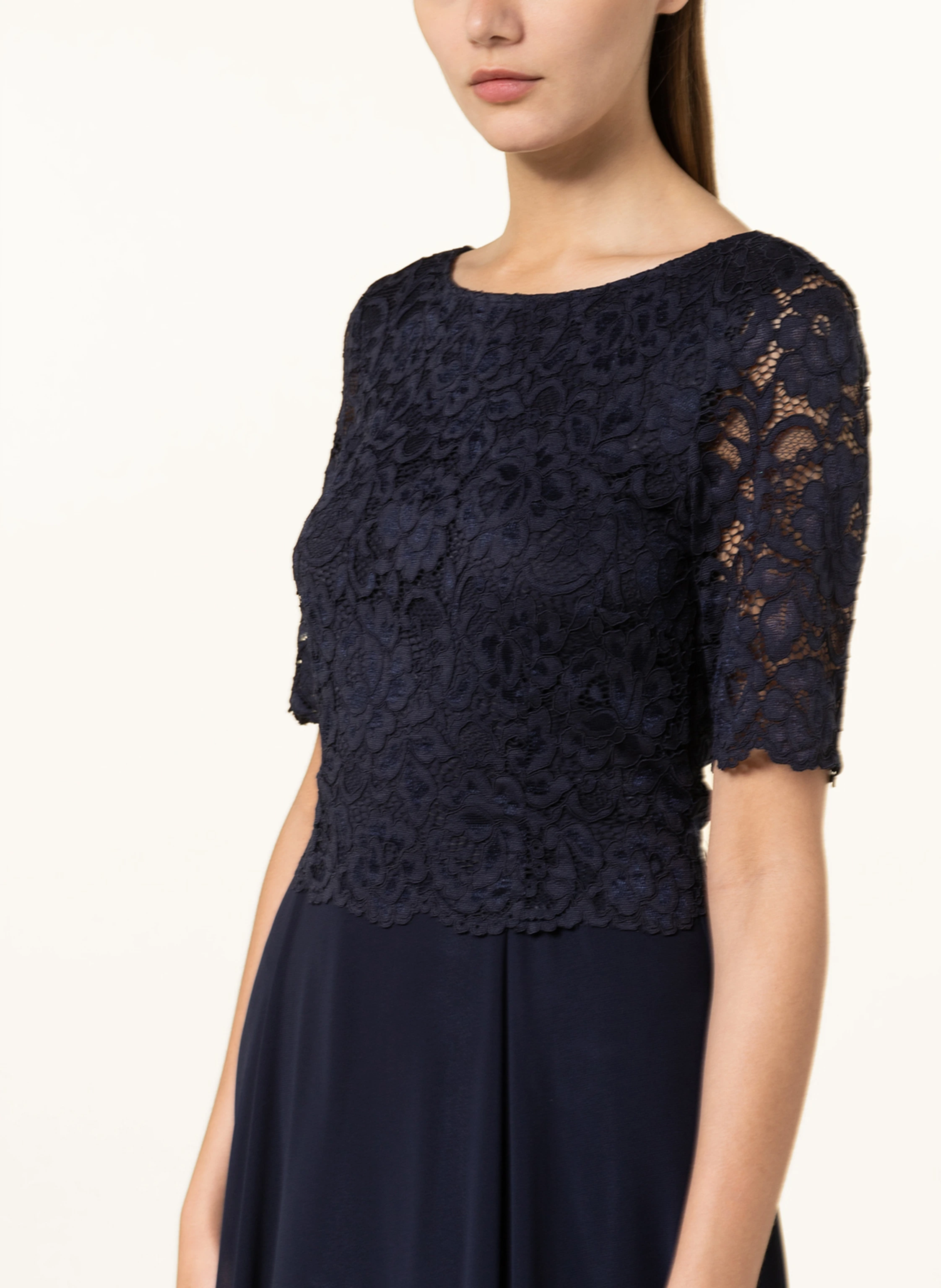 Vera Mont Abendkleid mit Spitze