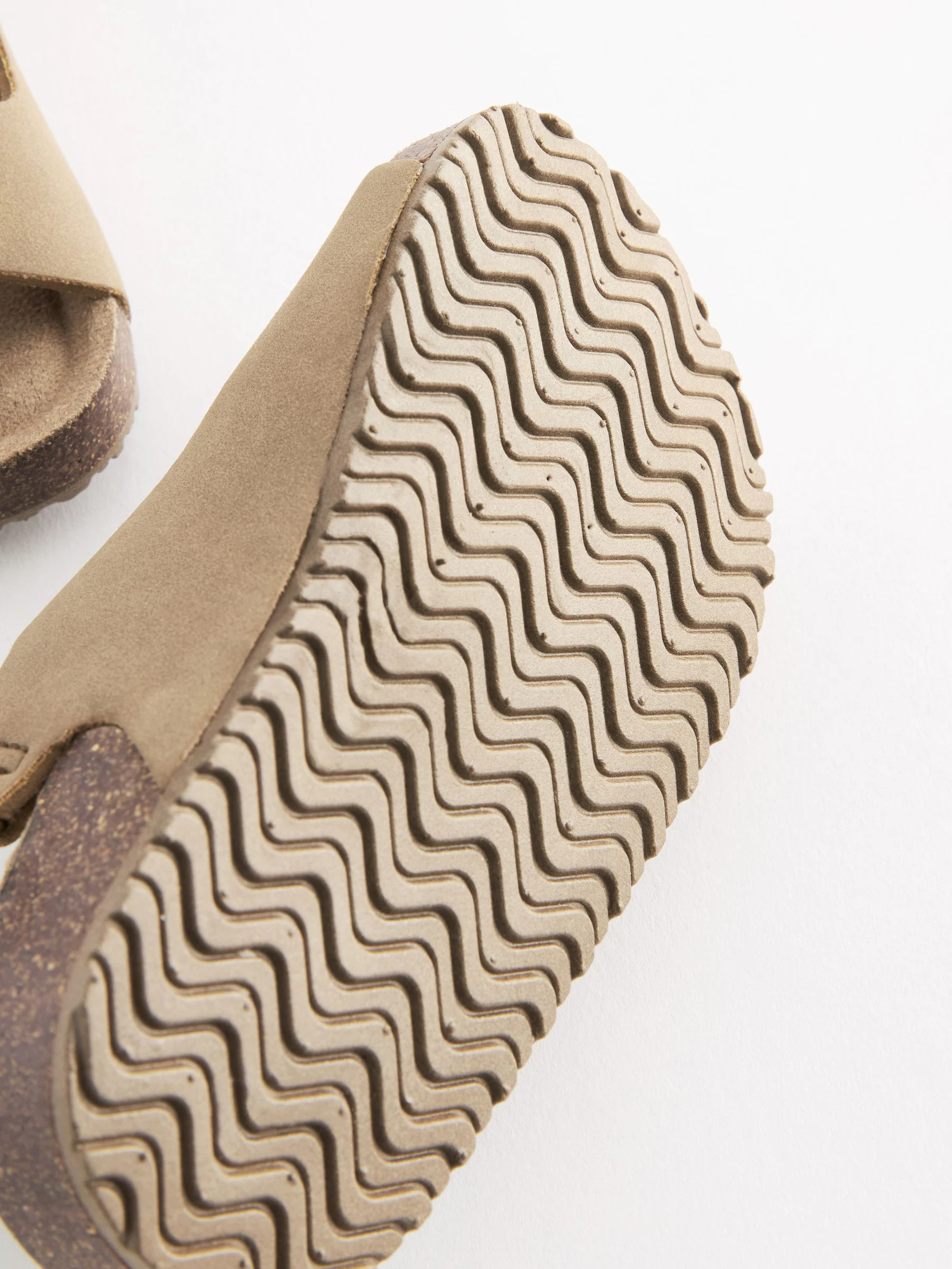 Lichtbeige - Sandalen met verzacht voetbed en twee gespbandjes