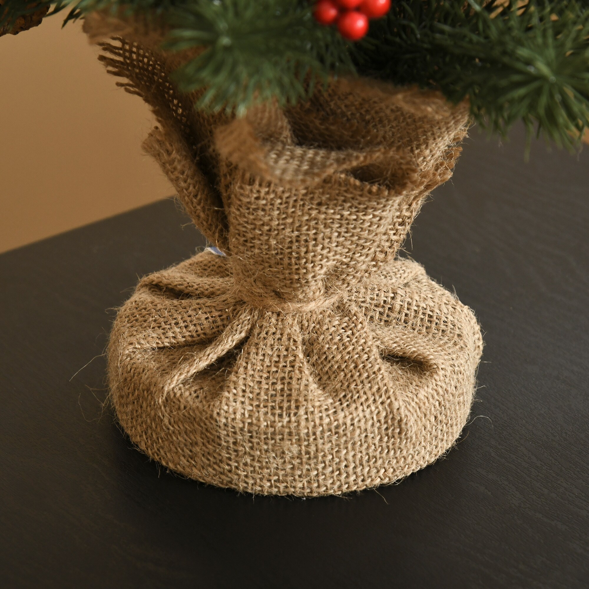HOMCOM Künstlicher Weihnachtsbaum für den Tisch mit Sockel in Sackleine verpackt grün Ø28 x 50H cm