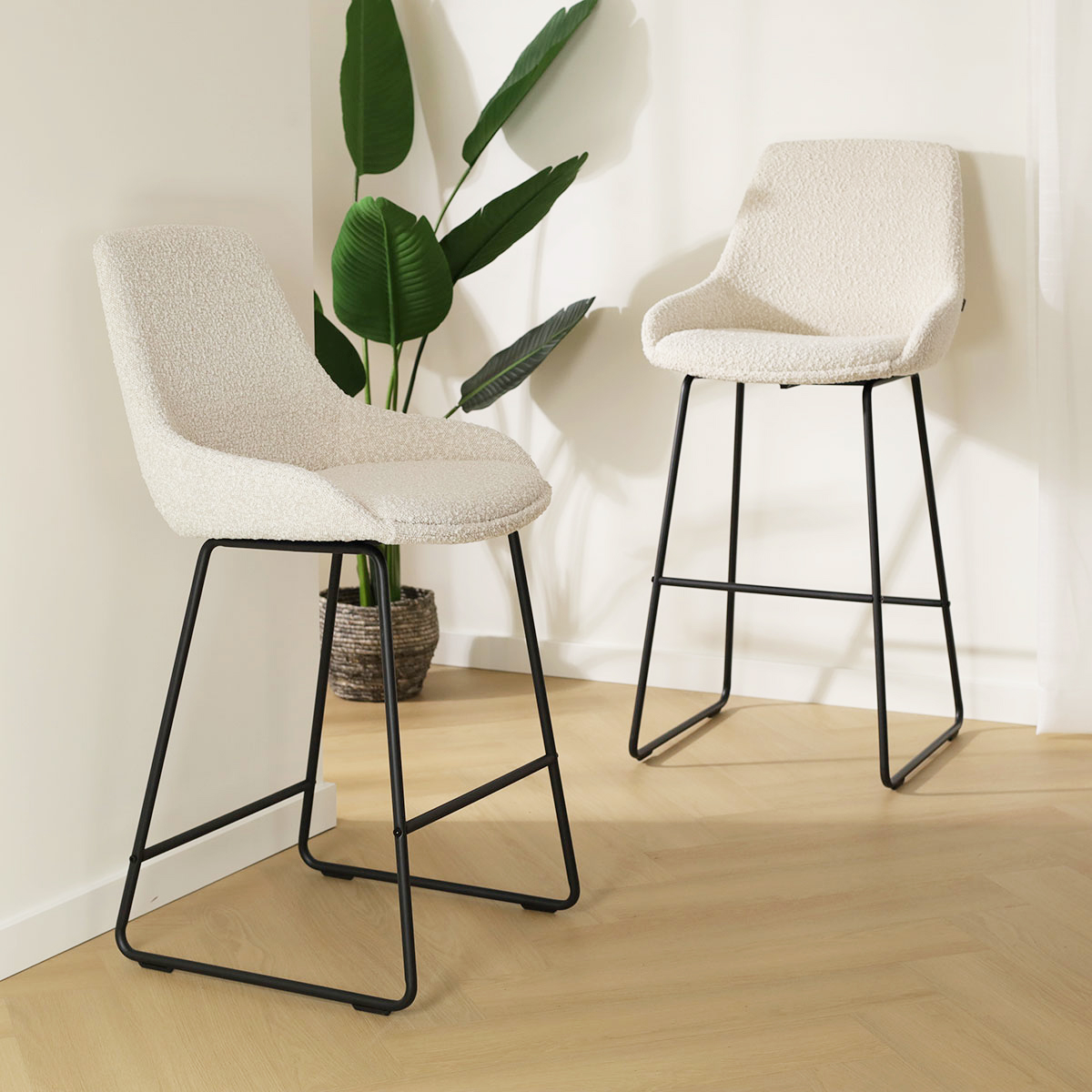 Barkruk Nino-Isa bouclé beige - zwart onderstel - 75cm