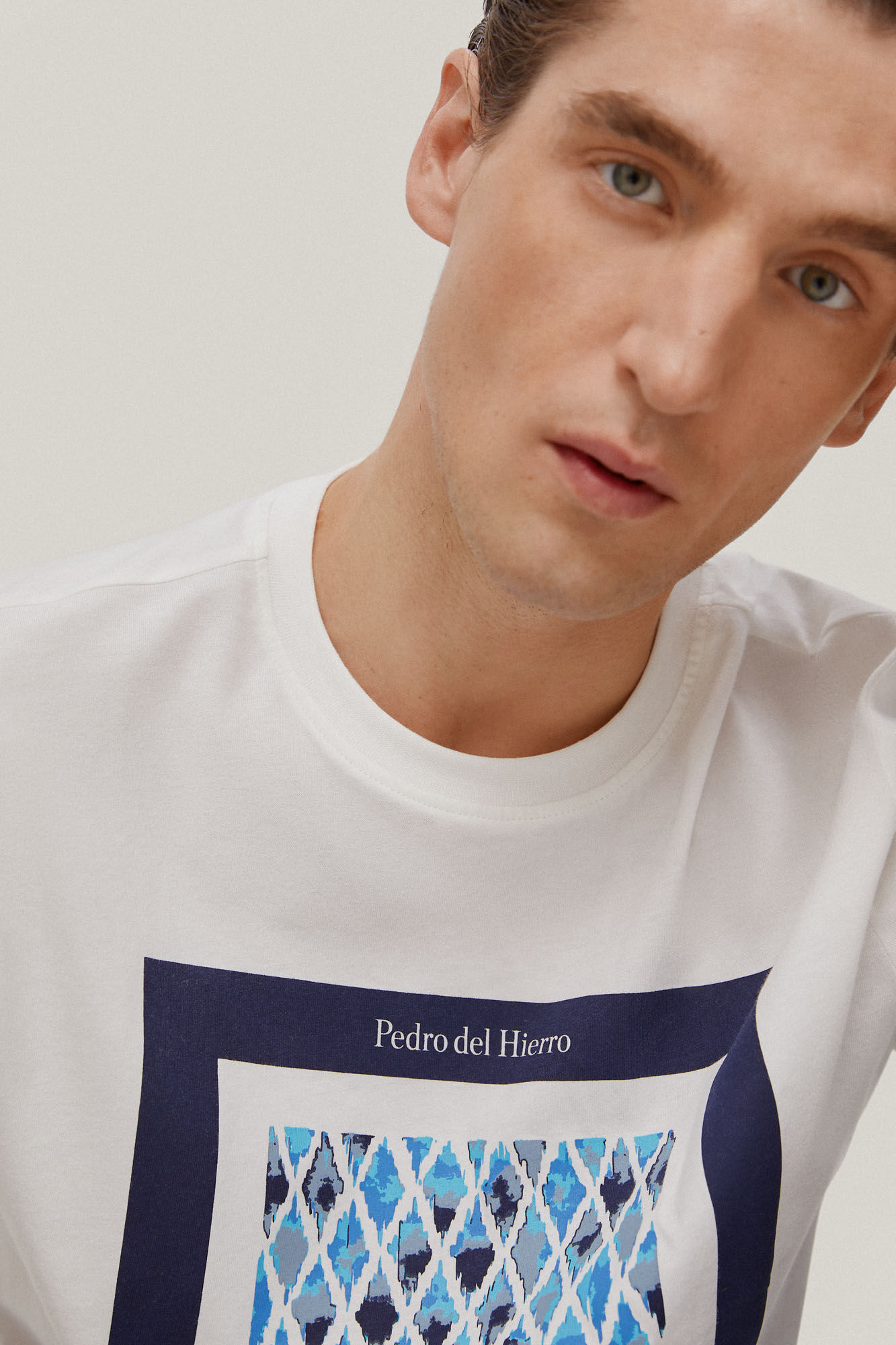 Camiseta com estampa gráfica - Raw