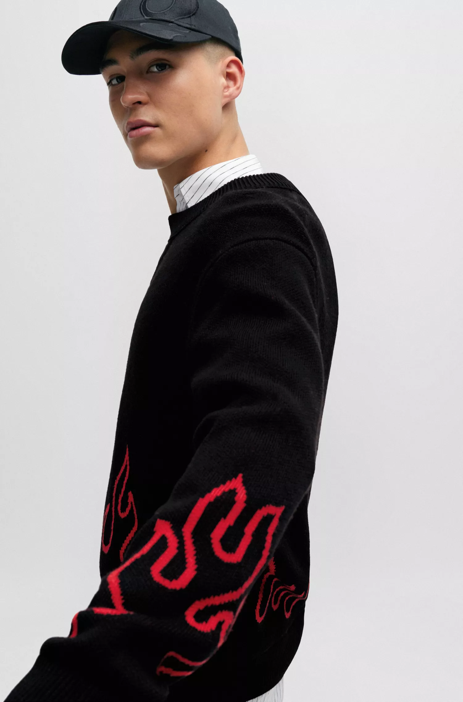 Suéter HUGO vermelho de modelagem relaxada com jacquard de chamas em mistura de lã.