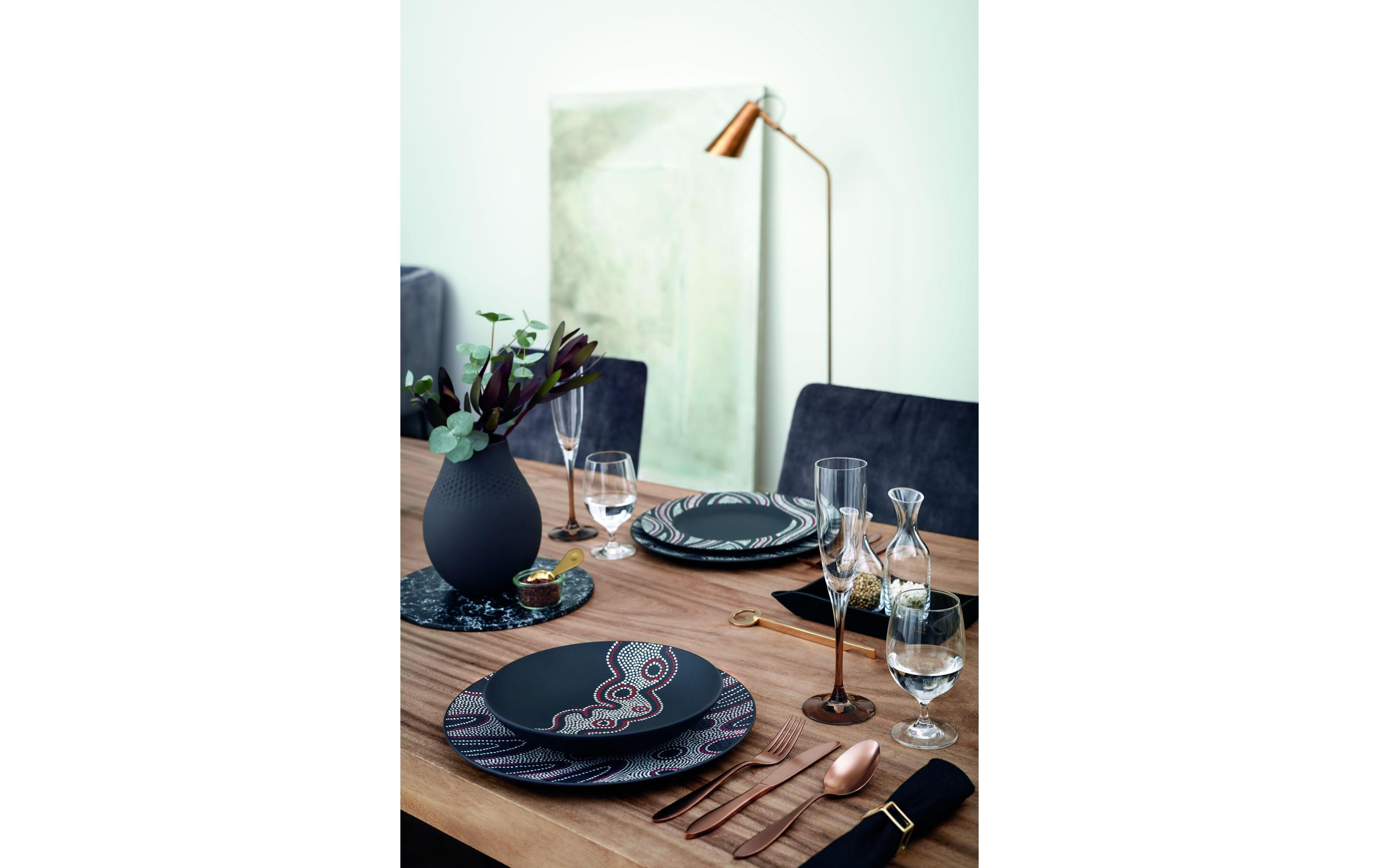 Vase Collier Perle No. 2, SchwarzSchwarze Vase aus Porzellan
