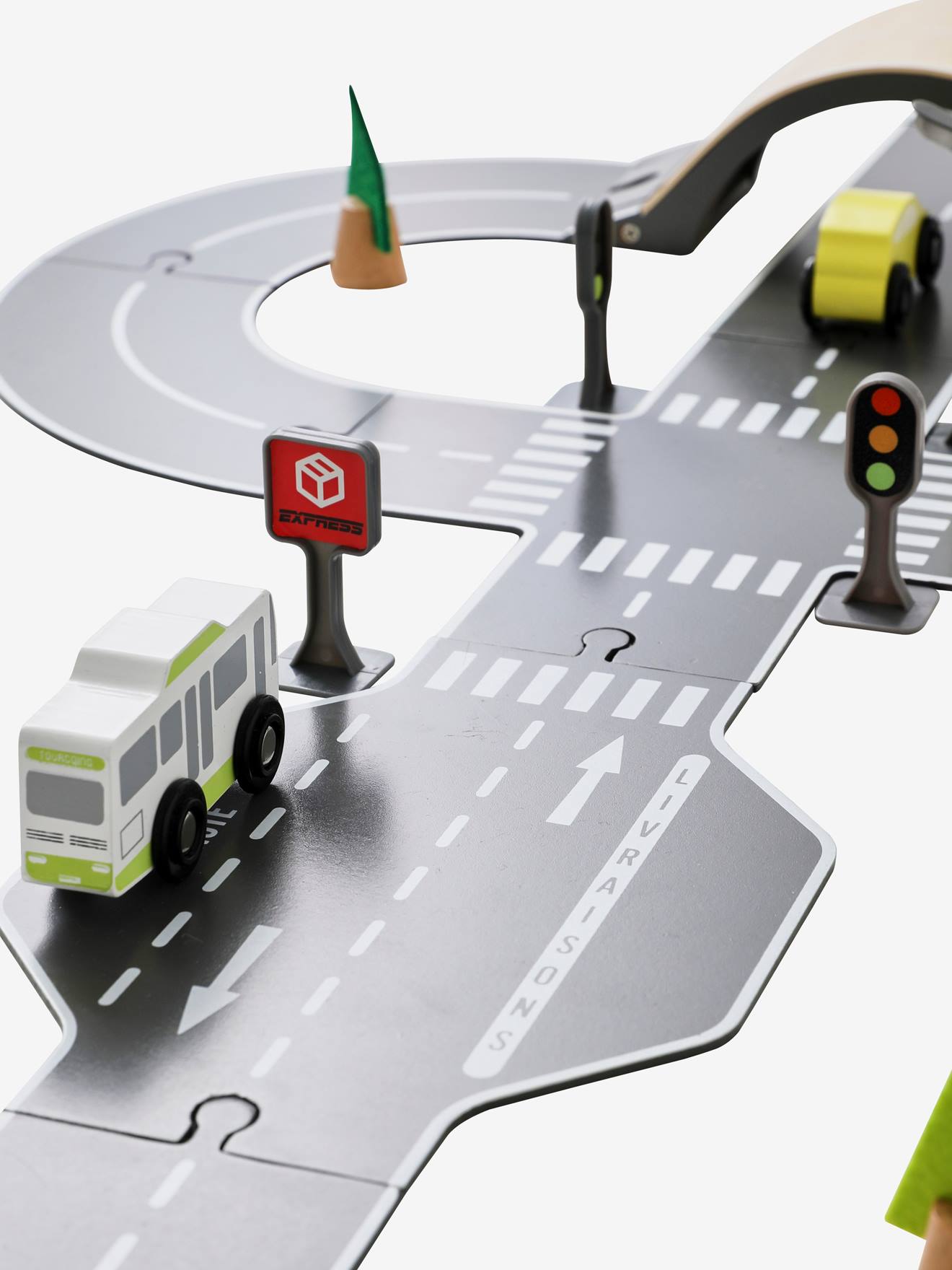 Pista de madeira multicolorida com certificação FSC®