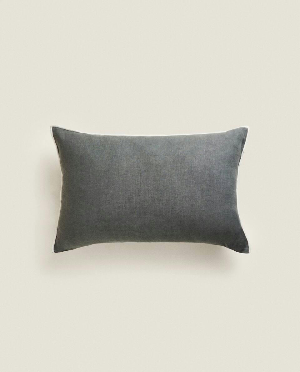 CAPA DE ALMOFADA COM ACABAMENTO EM OVERLOCK