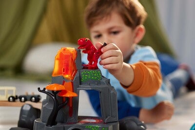 BRIO World 36092 Vulkanutbrudd med Dinosaur