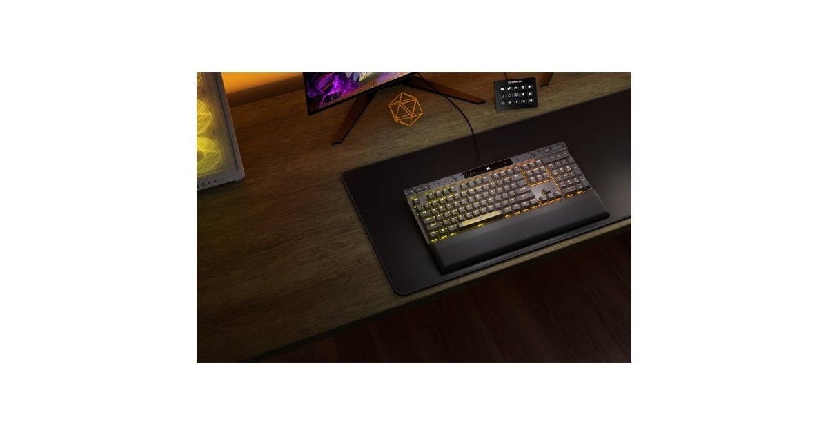 CorsairK70 MAX RGB, gaming toetsenbord  (Zwart, US lay-out, Corsair MGX, RGB leds, PBT double-shot)