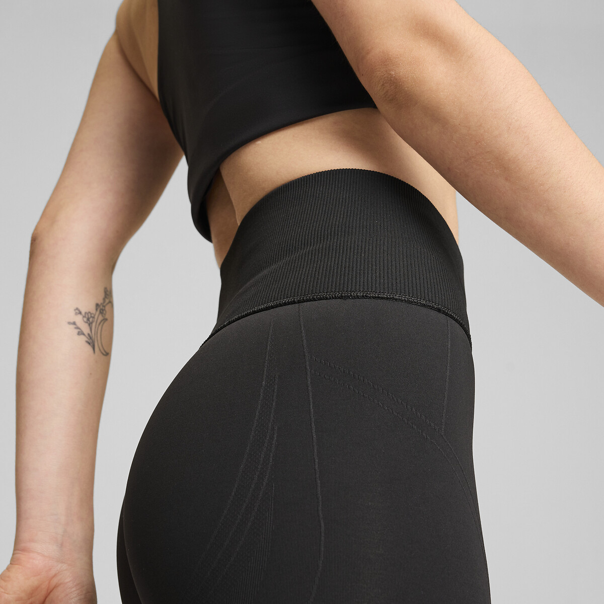PUMA<br>Shorts de fitness sem costura Shapeluxe 6 polegadas
