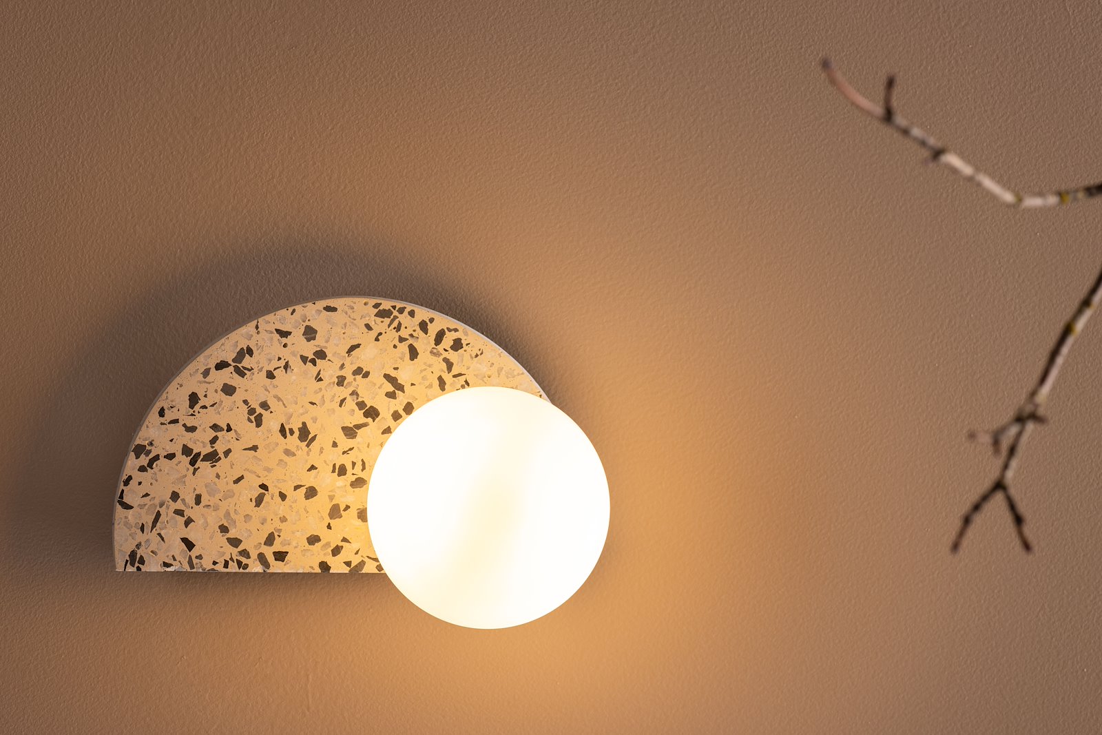 Abbeville vegglampe Vegglampe i Terazzo matriale