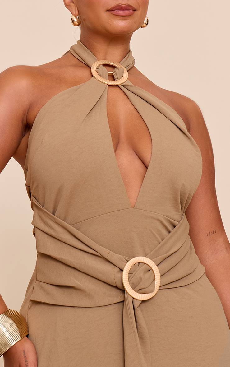 Kaki Robe Longue Dos-nu En Satin Martelé Avec Anneau Décoratif Shape
