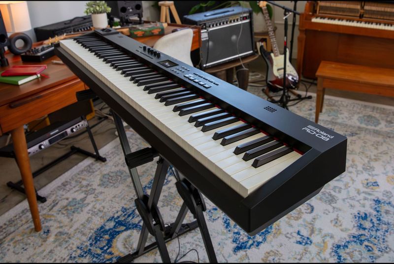 Roland RD-08 - Stage Piano - 88-Noten Gewogen-Action PHA-4 Klavier - Zwart - Uitbreidbare Features