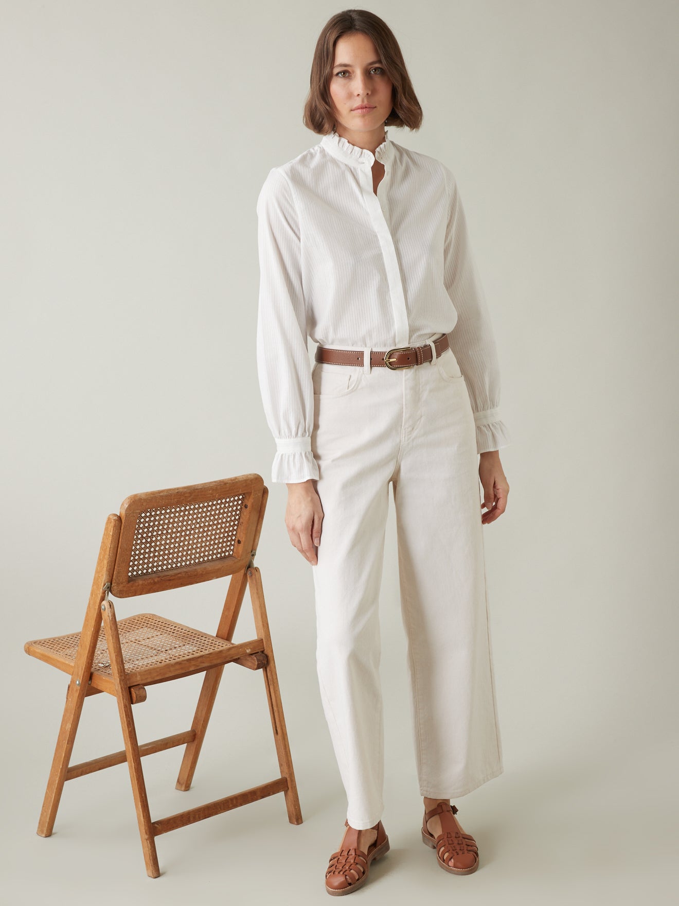 Chemise col volanté tissu façonné femme