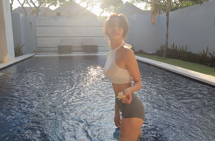 Maisee - Halter Two Tone Tankini Set