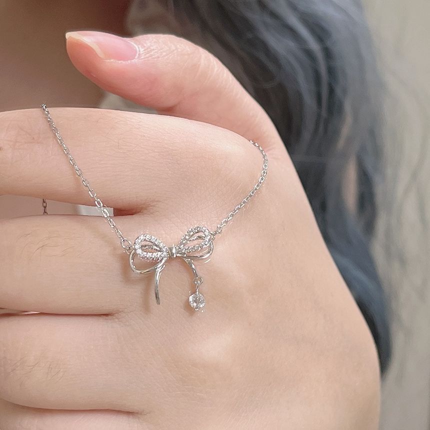 Bolgivy - Ketting met strass-hanger en strik