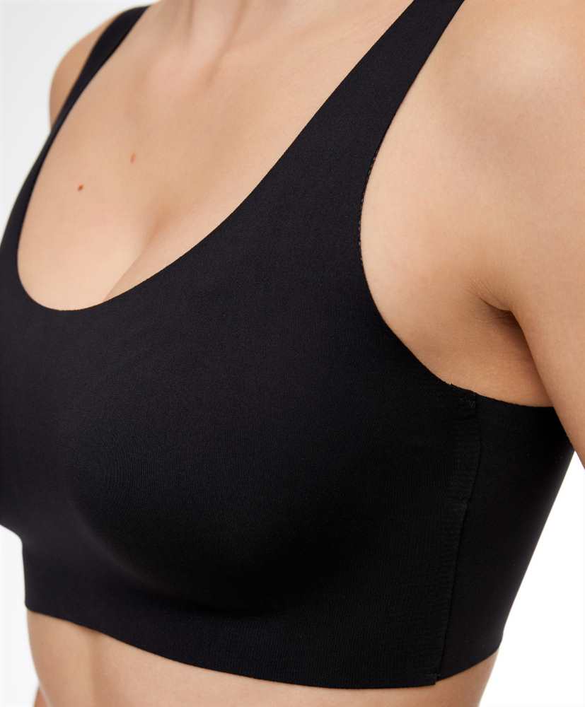 Camiseta com corte a laser invisível