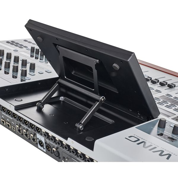 Behringer WING