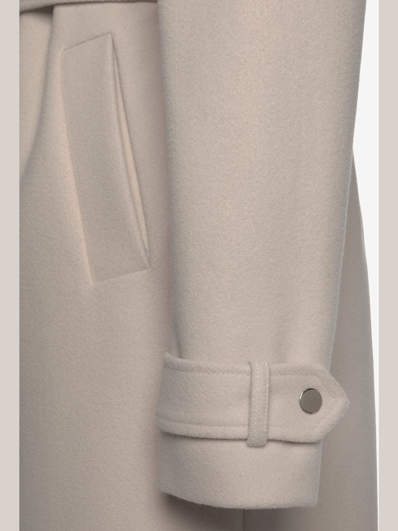 Manteau longueur genou, col à revers