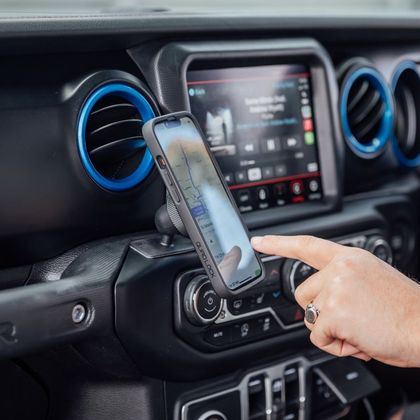 Support Smartphone Quad Lock VOITURE ADHESIF TABLEAU DE BORD - Noir